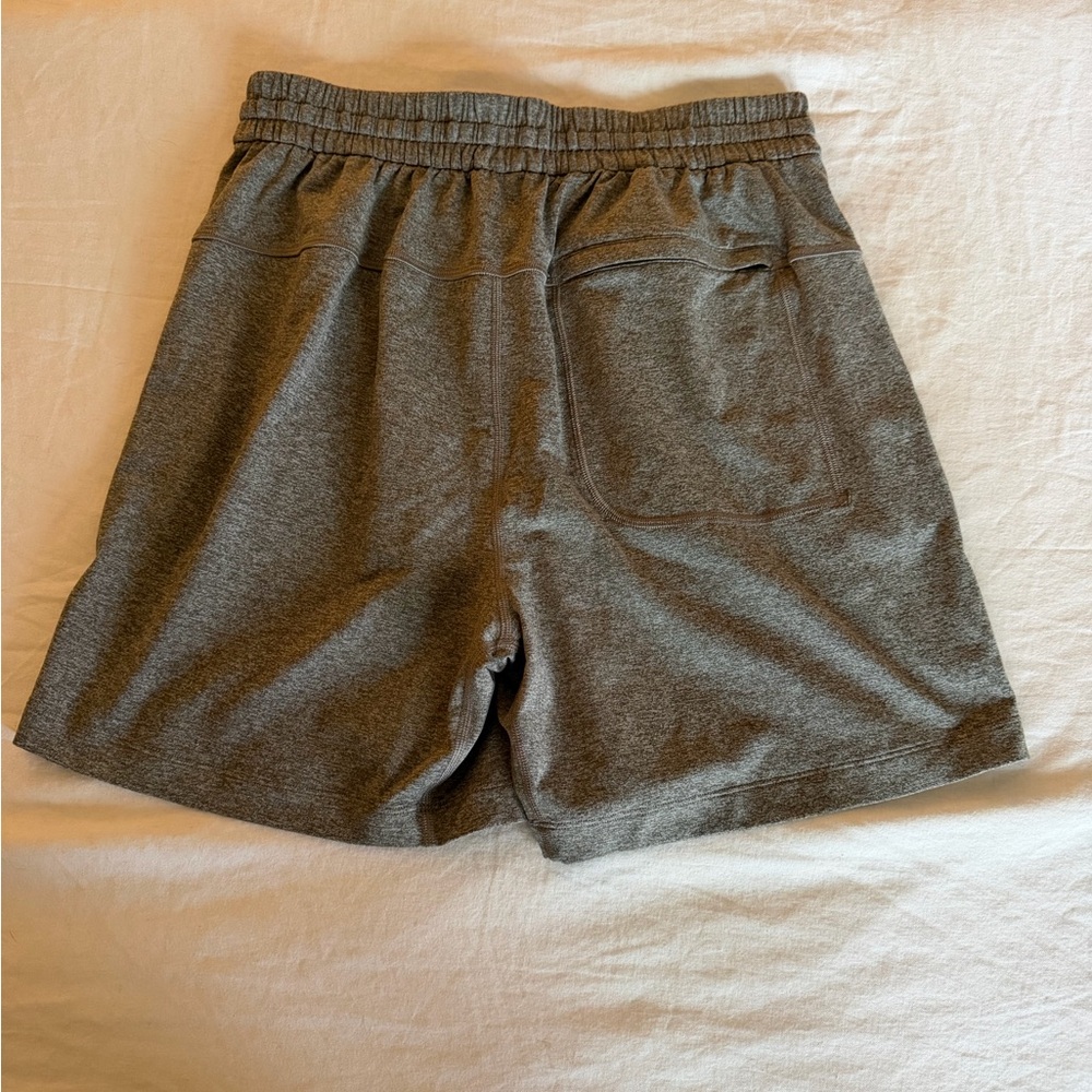 lululemon athletica Men's Heather Green Soft Jersey Short